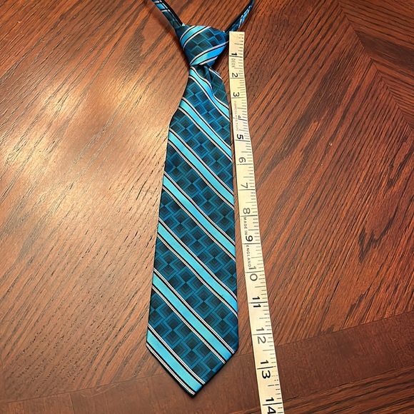 Newberry Boy Tie, Teal in color, Zip-up tie, EUC - Picture 8 of 9